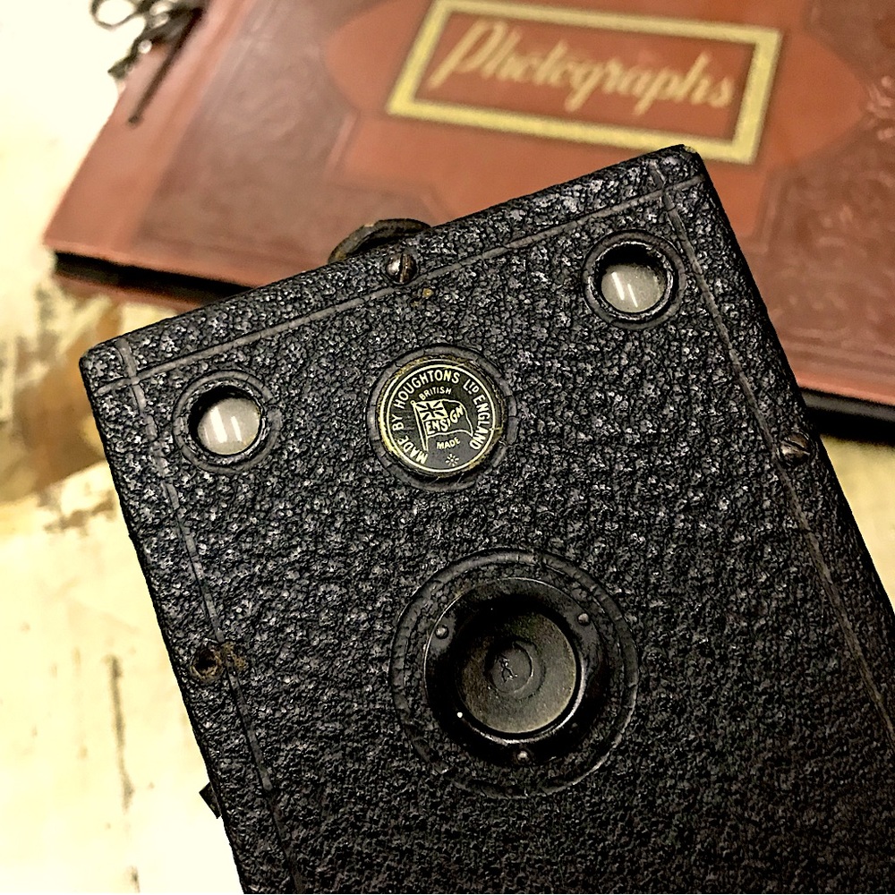 Antique Ensign Box Camera, England - Picture 4 of 8